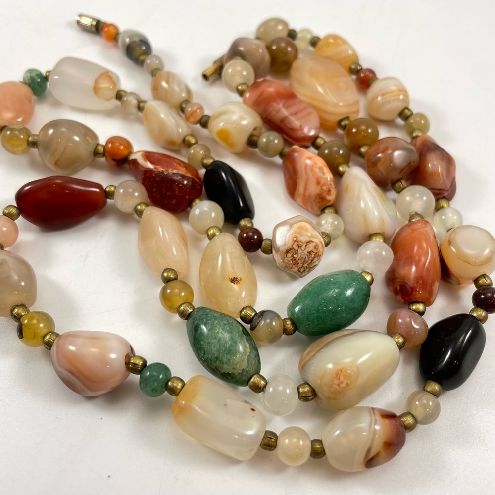 Stunning Unsigned Vintage Agate Aventurine Gemstone Beaded Statement Necklace